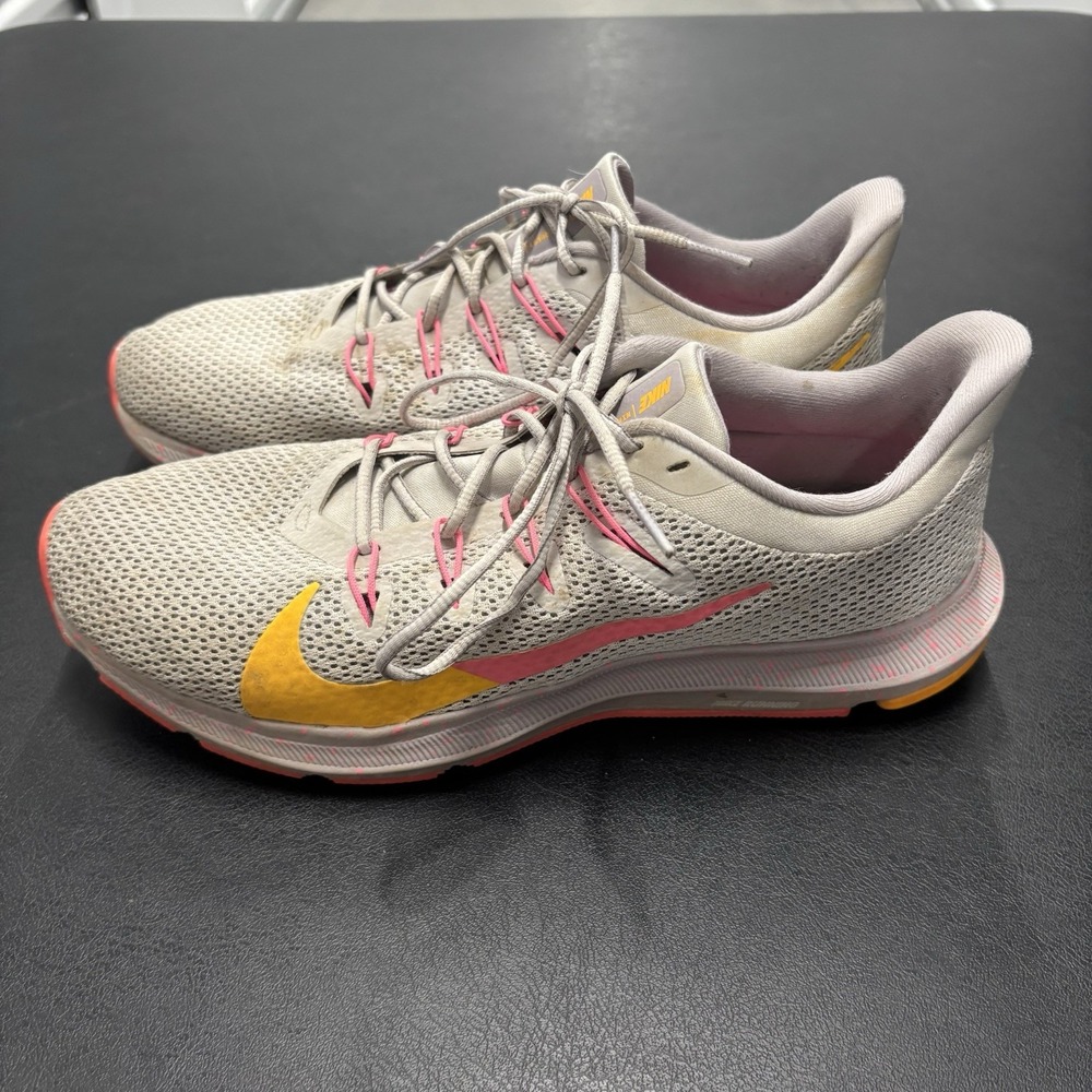 Nike Quest 2 Gray Lace Up‎ Running Sneakers Women's Size 10 CU4827-001 Athletic